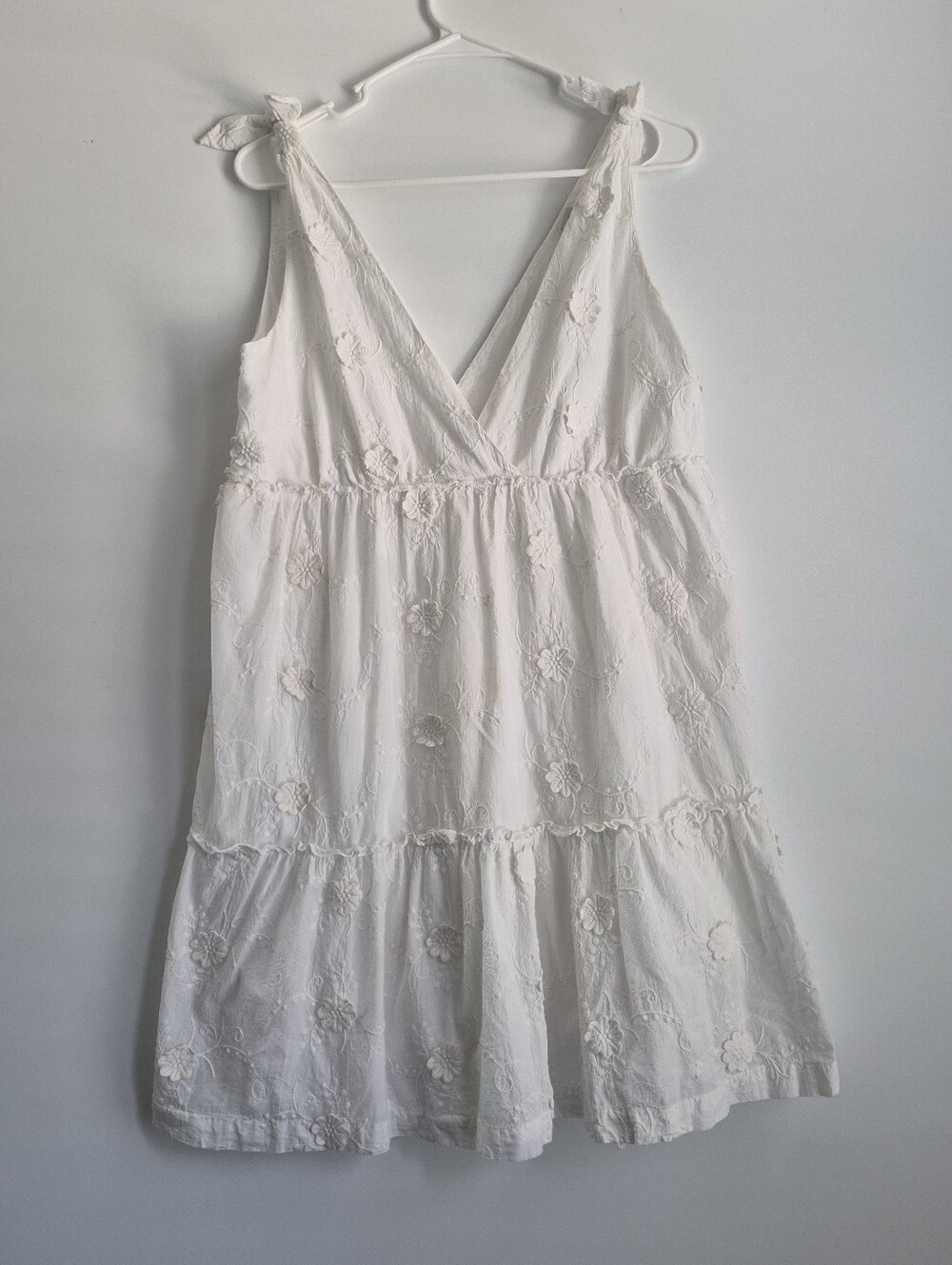 NWT LOFT Beach White Eyelet Floral Embroidered Tie Shoulder Mini Dress XS